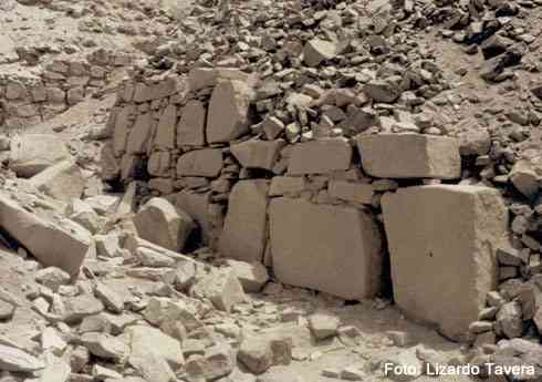 Muro de piedra en Moxeque